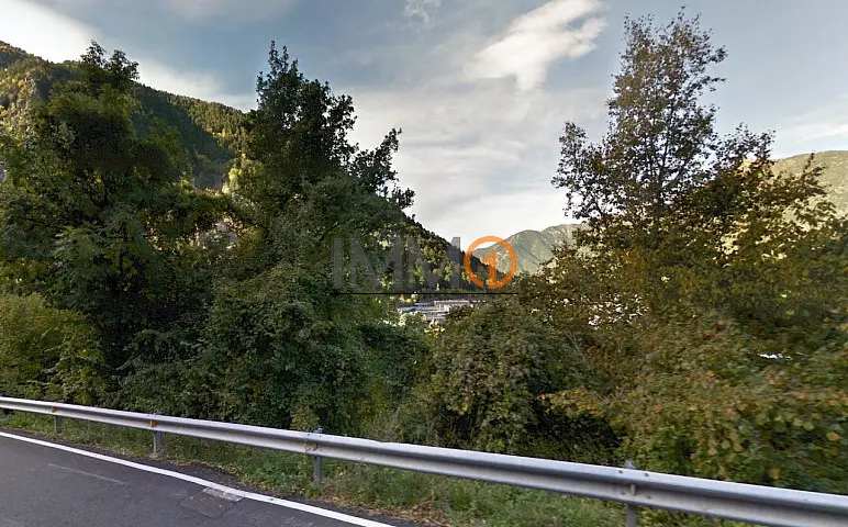 En venta parcela urbanizable en la Carretera de Engolasters — foto 1 de 1