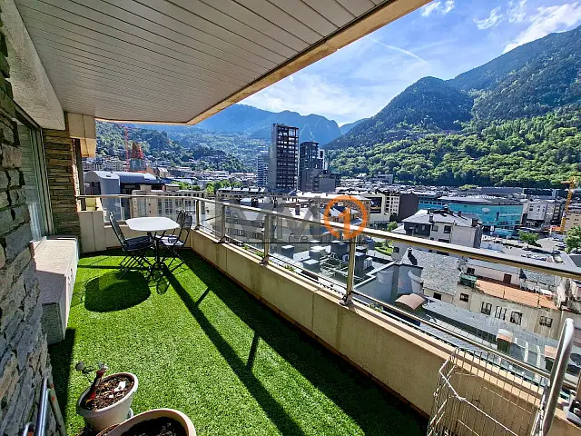 Exclusivo piso en venta de 4 habitaciones en Andorra la Vella — foto 1 de 14