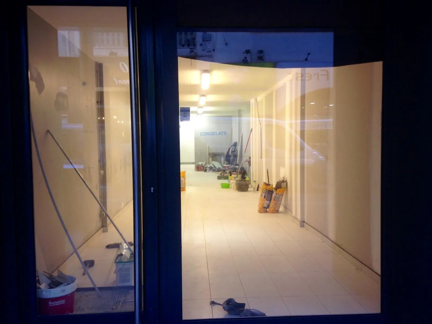 Local comercial de alquiler en Andorra la Vella, 83 metros — foto 1 de 6