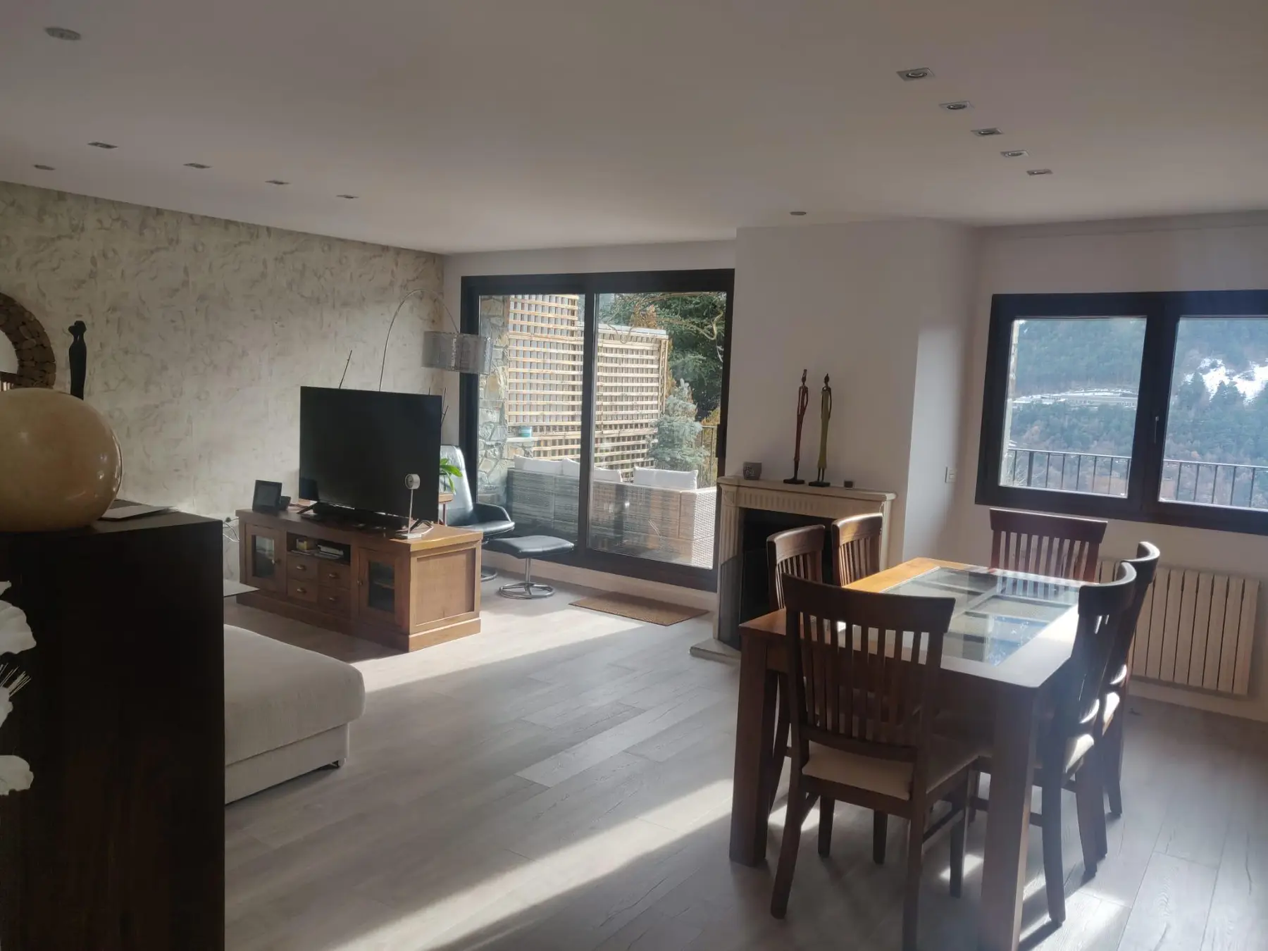 Piso en venta en Escaldes Engordany, 2 habitaciones, 109 metros — foto 1 de 21