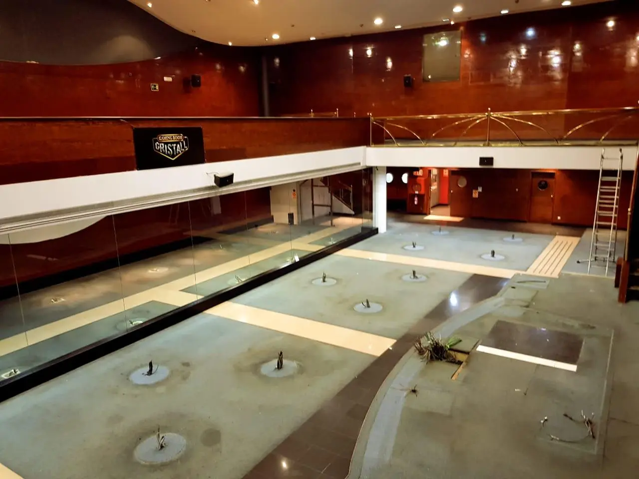 Local comercial de alquiler en Escaldes Engordany, 1300 metros — foto 1 de 6