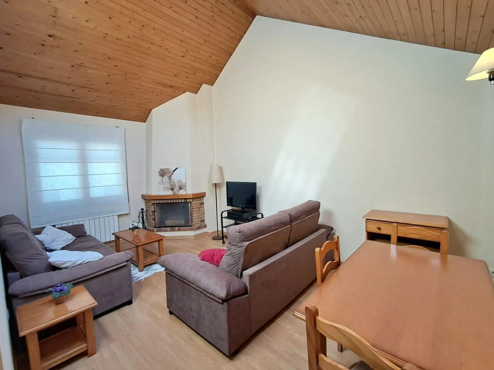 Ático de alquiler en El Tarter, 1 habitación, 65 metros — foto 1 de 11