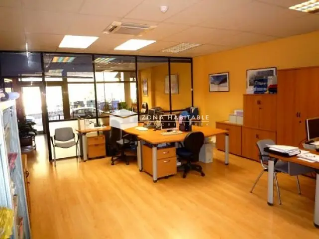 Local comercial en venta en Encamp, 281 metros — foto 1 de 14