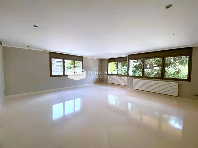 Increíble piso en venta en el centro de Escaldes — foto 1 de 14