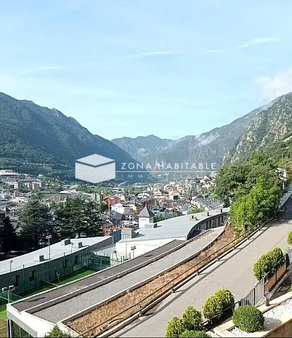 Exclusivo piso de lujo en Andorra la Vella, en la zona más codiciada y tranquila, a un paso de la Embajada Francesa y el Park Hotel. — foto 1 de 14