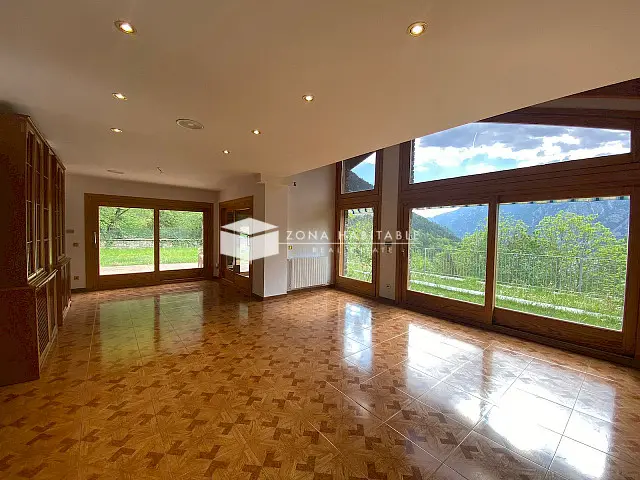 Chalet exclusivo en alquiler en Escaldes-Engordany con vistas, sol y gran privacidad — foto 1 de 14