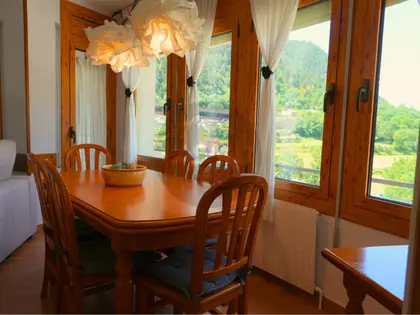 Ampli i lluminós pis de 3 habitacions amb bones vistes