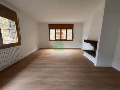 Piso de alquiler en Ordino, 2 habitaciones, 90 metros