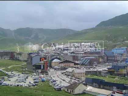 Impresionante local comercial en primera línea comercial del Pas de la Casa
