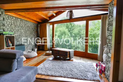 Casa adosada en venta en Ordino, 4 habitaciones, 240 metros