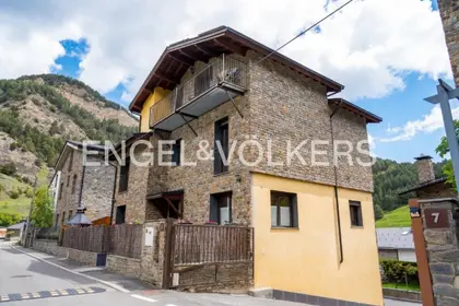 Chalet en venta en Pal, 5 habitaciones, 286 metros