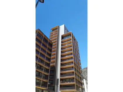 PLAÇA D'APARCAMENT AL CENTRE D'ESCALDES-ENGORDANY,