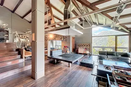 Casa adosada en venta en Sispony, 4 habitaciones, 390 metros