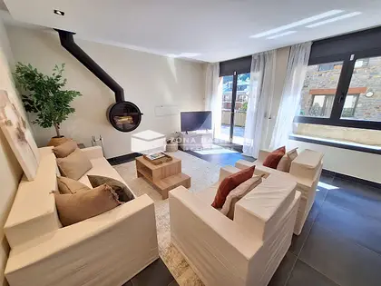 Exclusivo piso con gran jardín privado en el corazón de La Cortinada